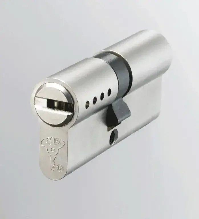 Bezpečnostní cylindrická vložka MUL-T-LOCK 7X7 oboustranná 35 x 55 mm s prostupovou spojkou